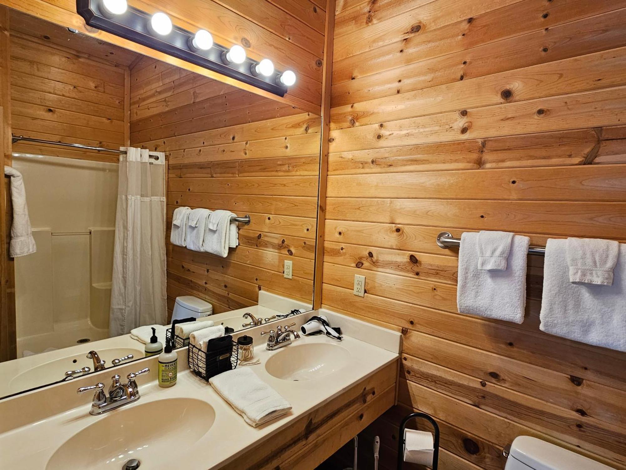 5 Min To Beaver Lake-King Bed-Fire Pit-Jetted Tub #3 Eureka Springs Eksteriør bilde